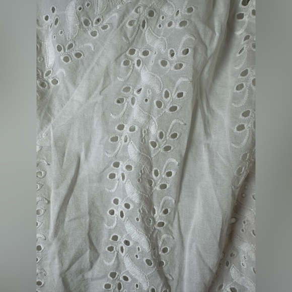 Urban Outfitters White Eyelet Button-Back Blouse Size XS - Picture 7 of 8